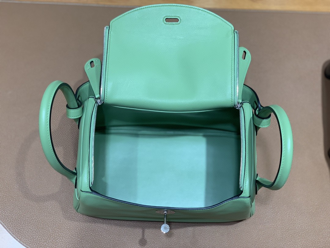 Hermès（爱马仕）Lindy 琳迪包 Swift 牛油果绿 银扣 26cm