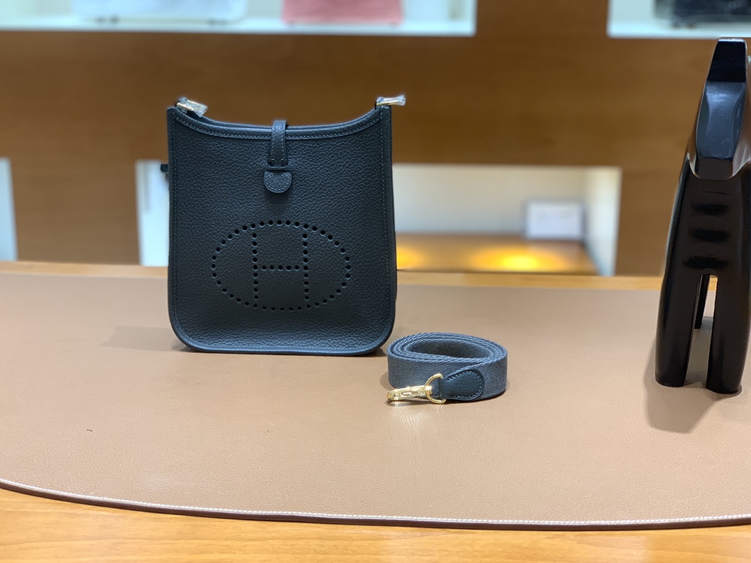 Hermès（爱马仕）Evelyne 伊芙琳 TC皮 6O 松柏绿 金扣 16cm