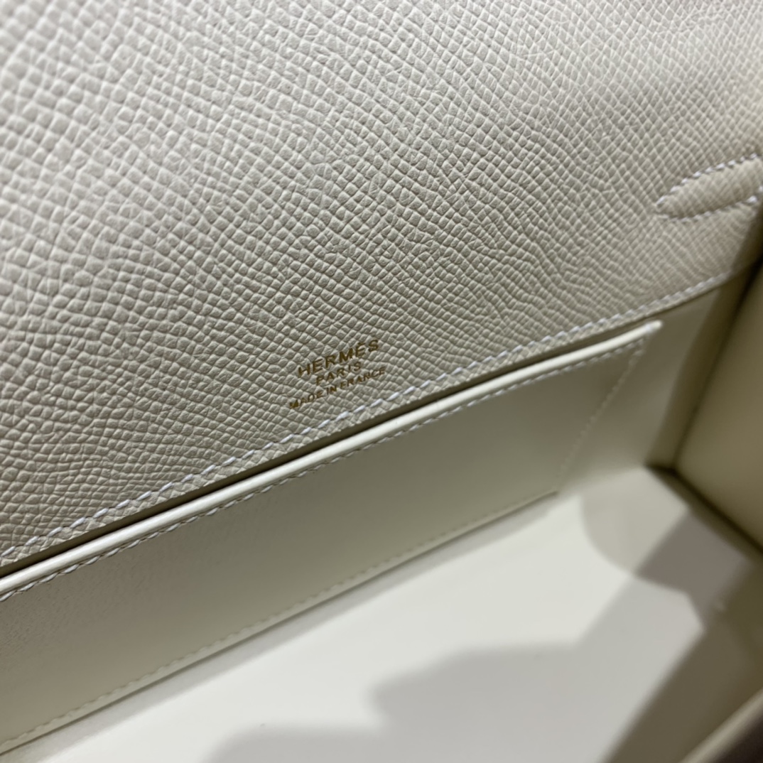 Hermès（爱马仕）Kelly Pochette epsom 白色 金扣 22cm