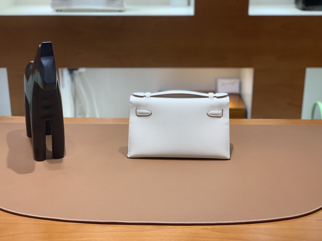 Hermès（爱马仕）Kelly Pochette epsom 白色 金扣 22cm