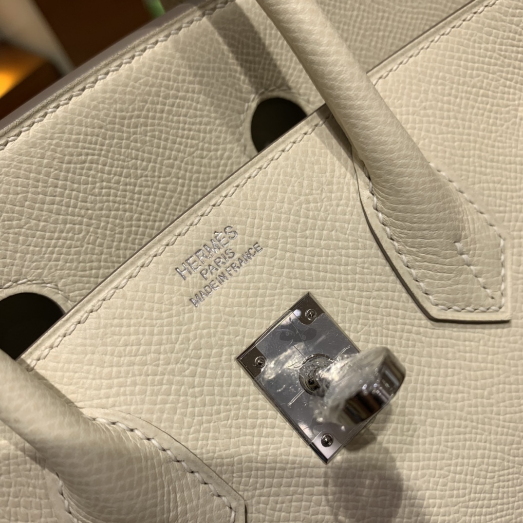 Hermès（爱马仕）Birkin 铂金包 Epsom 奶昔白 银扣 25cm
