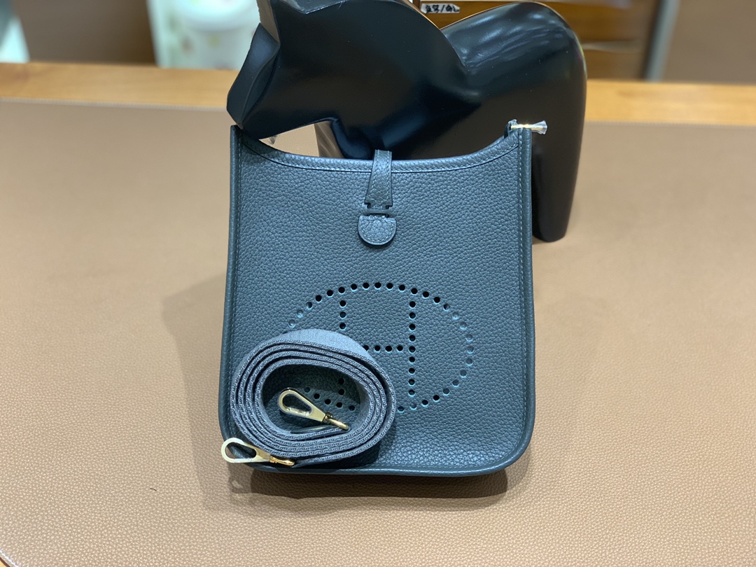Hermès（爱马仕）Evelyne 伊芙琳 TC皮 6O 松柏绿 金扣 16cm