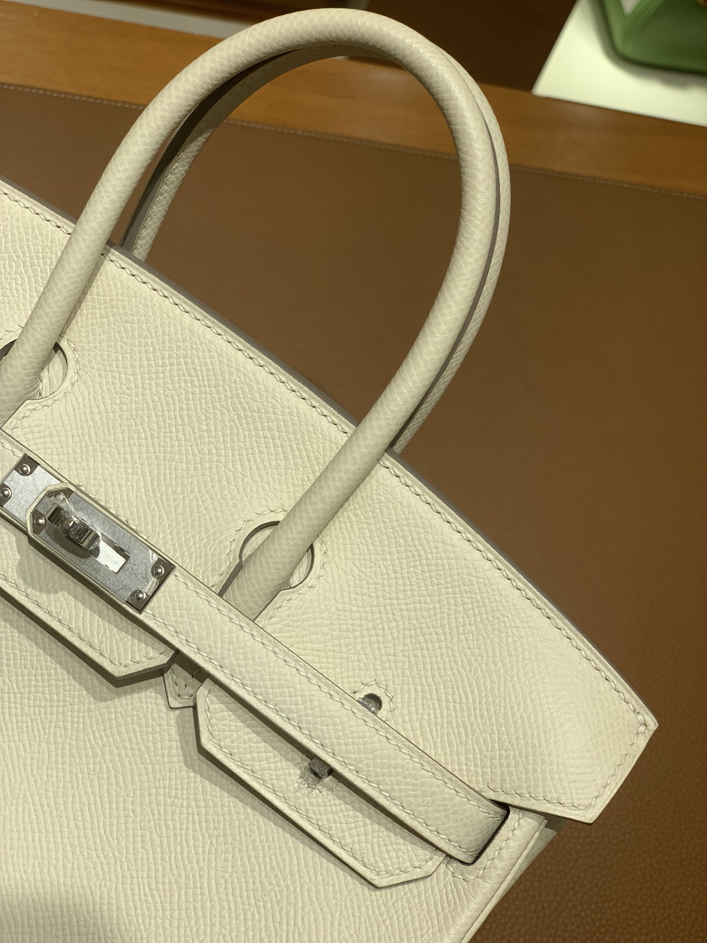 Hermès（爱马仕）Birkin 铂金包 Epsom 奶昔白 银扣 25cm