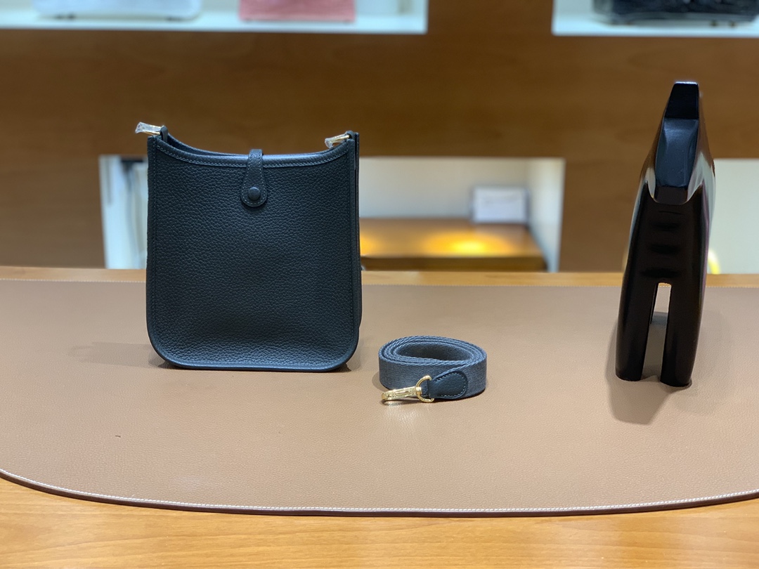 Hermès（爱马仕）Evelyne 伊芙琳 TC皮 6O 松柏绿 金扣 16cm