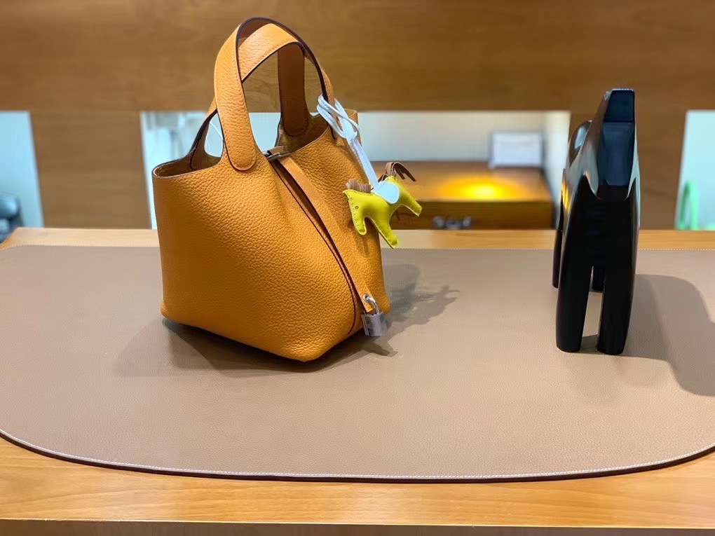Hermès（爱马仕）Picotin 菜篮子 TC皮 杏黄色 银扣 18cm