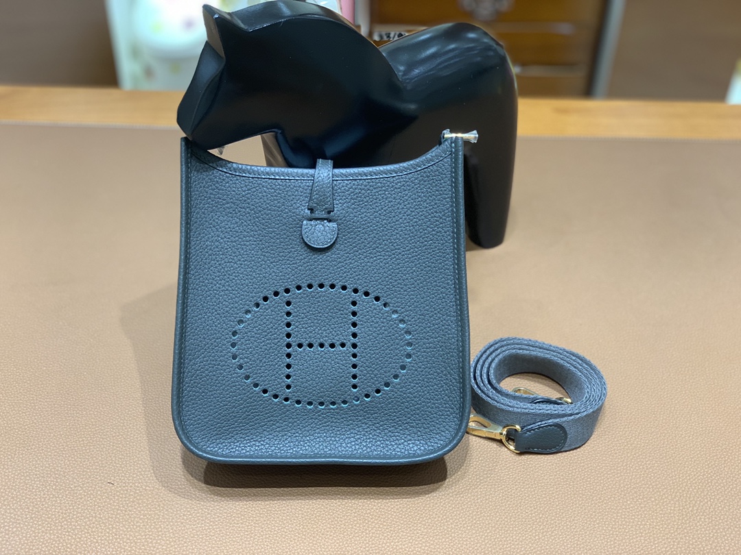 Hermès（爱马仕）Evelyne 伊芙琳 TC皮 6O 松柏绿 金扣 16cm