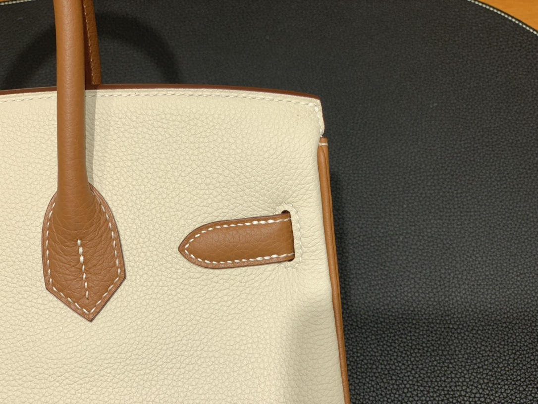 Hermès（爱马仕）Birkin 铂金包 Togo 奶昔白 拼 金棕色 金扣 30cm