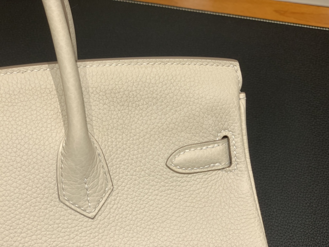 Hermès（爱马仕）Birkin 铂金包 Togo 奶昔白 金扣 25cm
