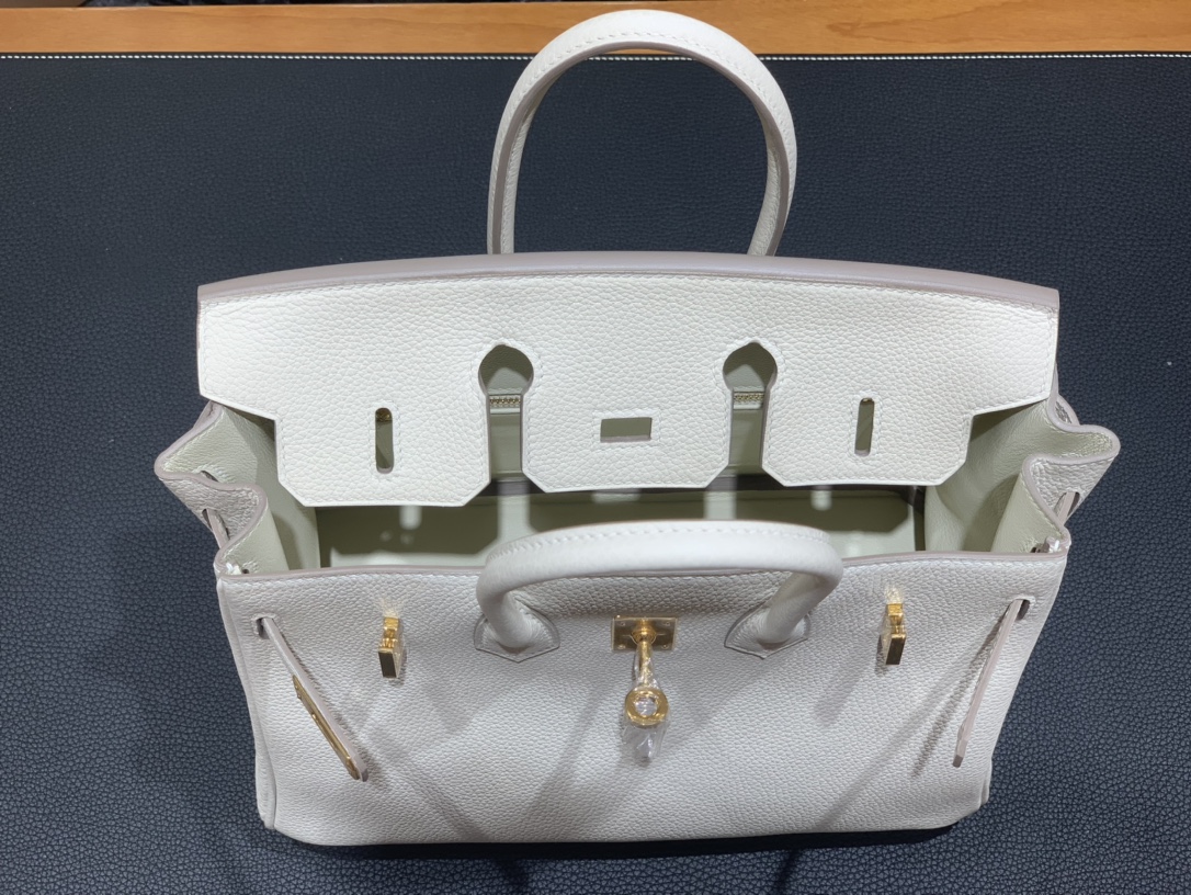 Hermès（爱马仕）Birkin 铂金包 Togo 奶昔白 金扣 25cm