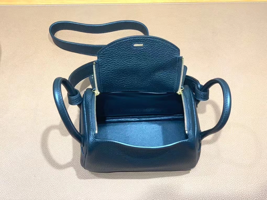 Hermès（爱马仕）mini lindy 迷你琳迪 TC 黑色 金扣 19cm
