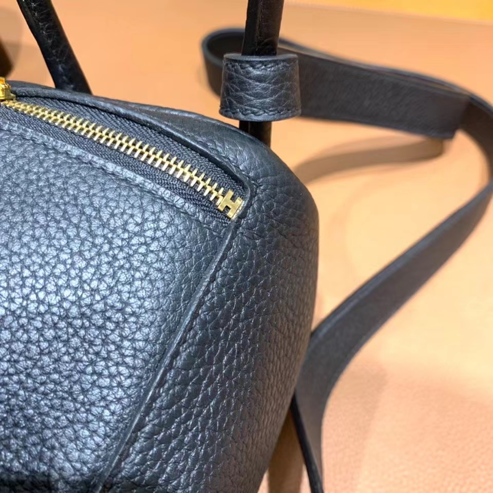 Hermès（爱马仕）mini lindy 迷你琳迪 TC 黑色 金扣 19cm