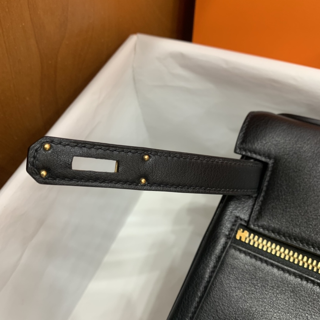 Hermès（爱马仕）Kelly Lakis Swift 黑色 金扣 28cm
