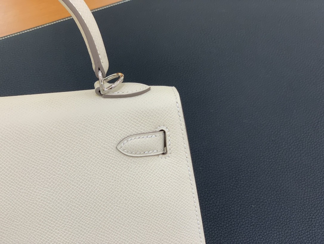 Hermès（爱马仕）Kelly 凯莉包 Epsom 奶昔白 银扣 25cm