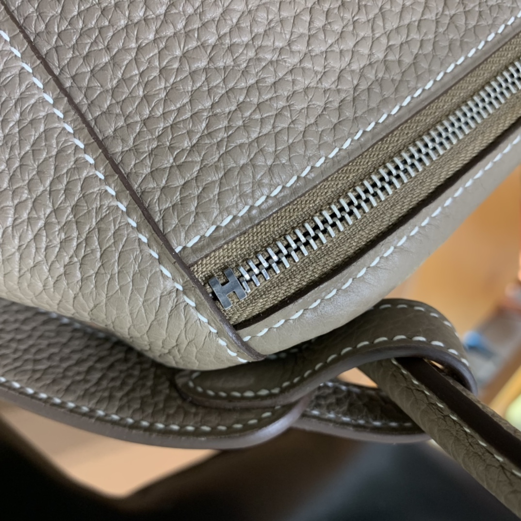 Hermès（爱马仕）Lindy 琳迪包 TC皮 大象灰 银扣 26cm