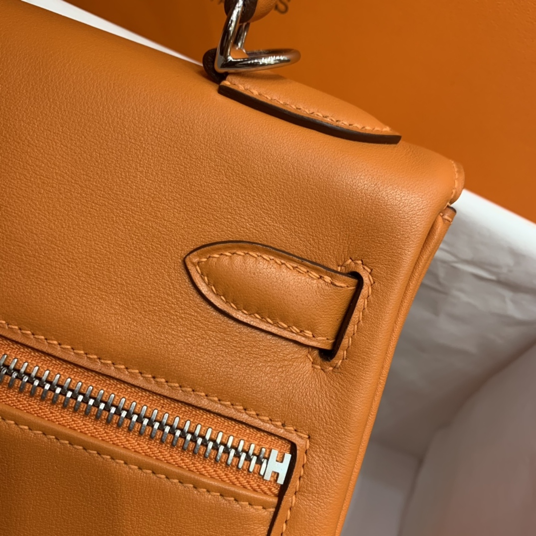 Hermès（爱马仕）Kelly Lakis Swift 橙色 银扣 28cm