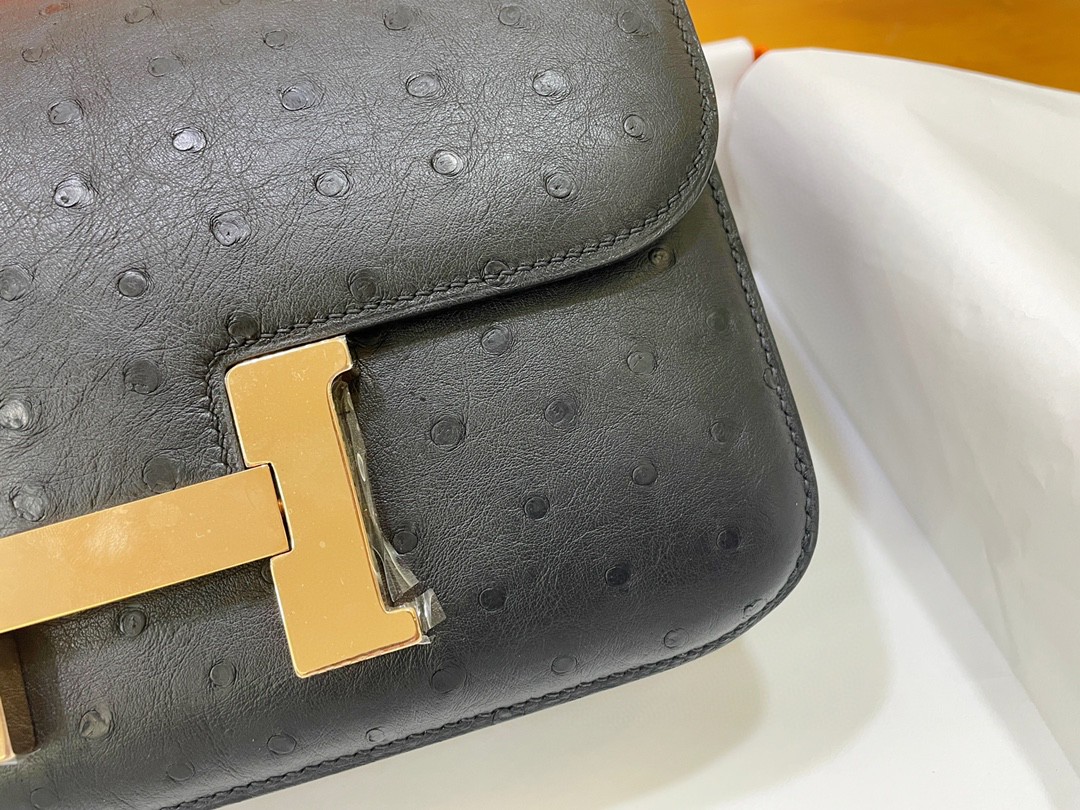 Hermès（爱马仕）Constance 康斯坦斯 鸵鸟皮 黑色 玫瑰金扣 23cm