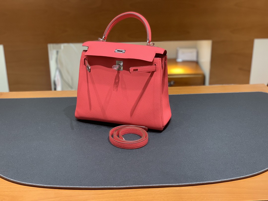 Hermès（爱马仕）Kelly 凯莉包 Togo 8W 唇膏粉 银扣 25cm