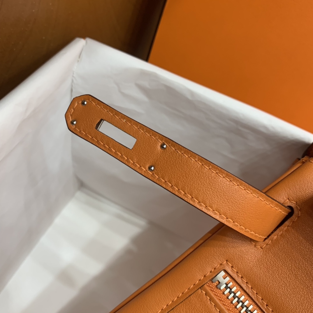 Hermès（爱马仕）Kelly Lakis Swift 橙色 银扣 28cm