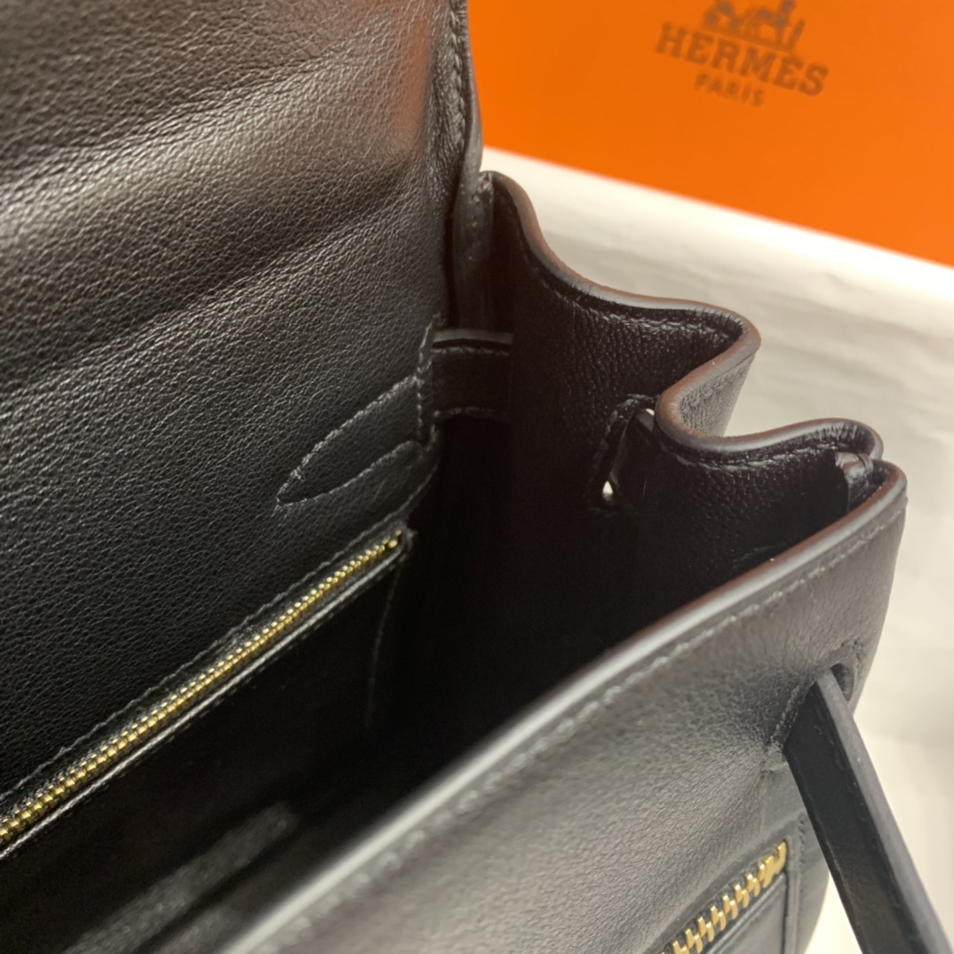 Hermès（爱马仕）Kelly Lakis Swift 黑色 金扣 28cm