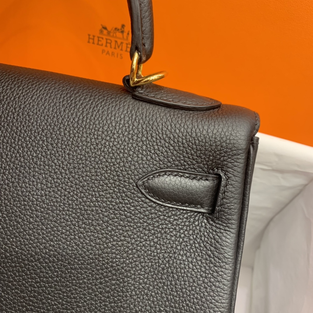 Hermès（爱马仕）Kelly 凯莉包 Togo 黑色 金扣 28cm