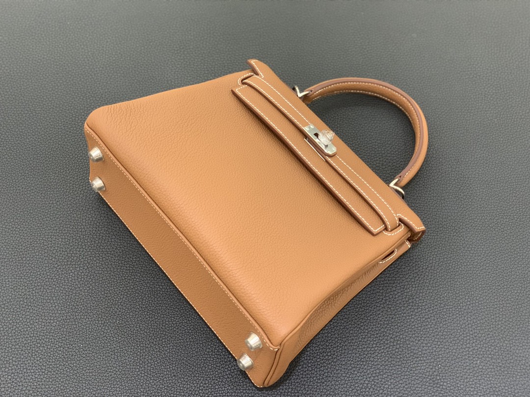 Hermès（爱马仕）Kelly 凯莉包 Togo 金棕色 银扣 25cm