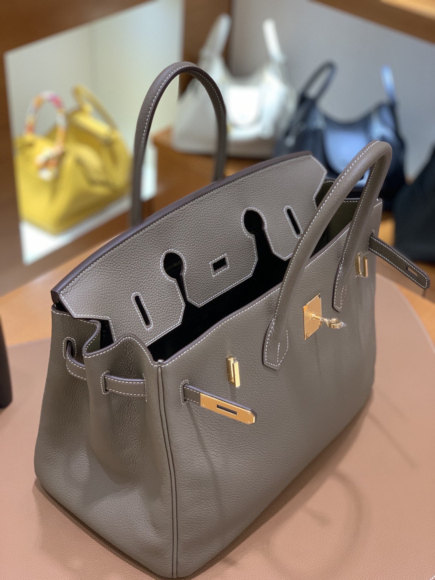 Hermès（爱马仕）Birkin 铂金包 Togo 大象灰 金扣 35cm