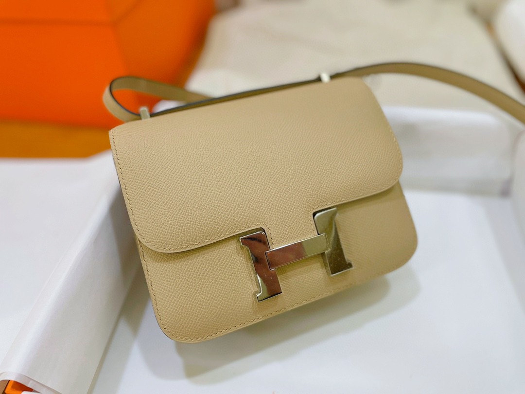 Hermès（爱马仕）Constance 康康 epsom 风衣灰 银扣 19cm