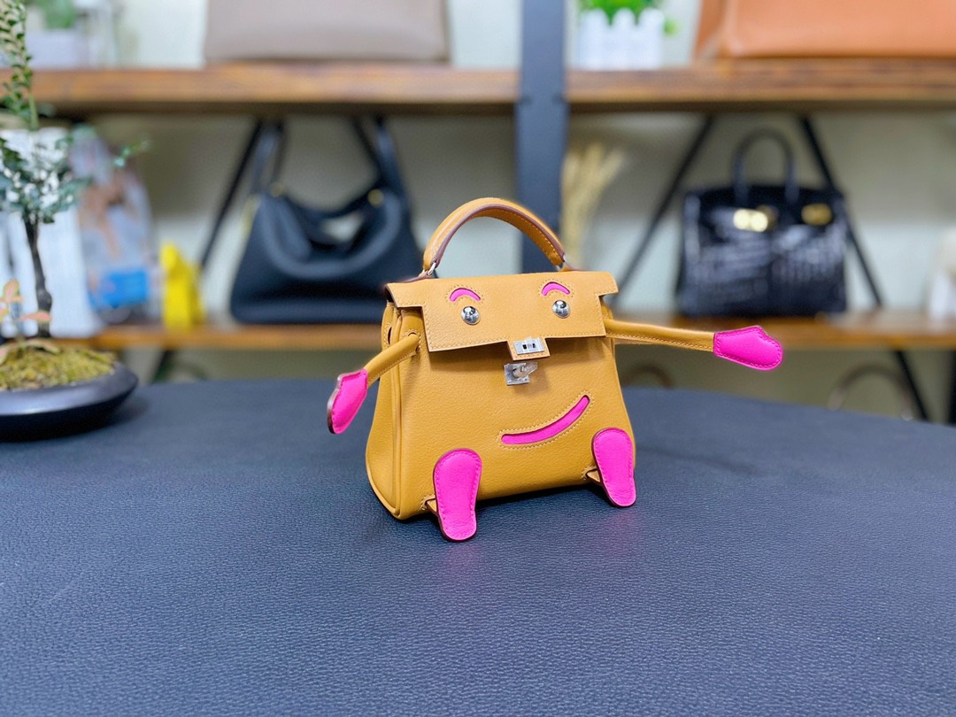 Hermès（爱马仕）Kelly doll 娃娃包 swift 芝麻色 拼 玉兰粉 银扣 16cm