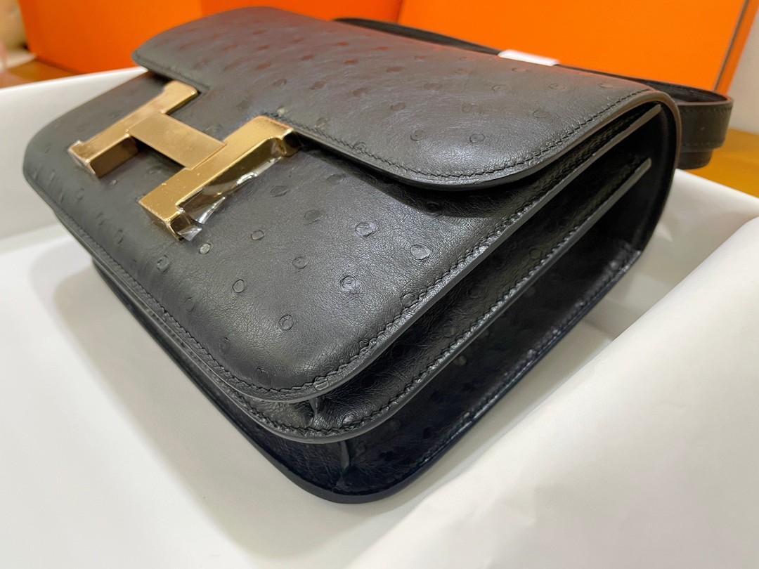 Hermès（爱马仕）Constance 康斯坦斯 鸵鸟皮 黑色 玫瑰金扣 23cm