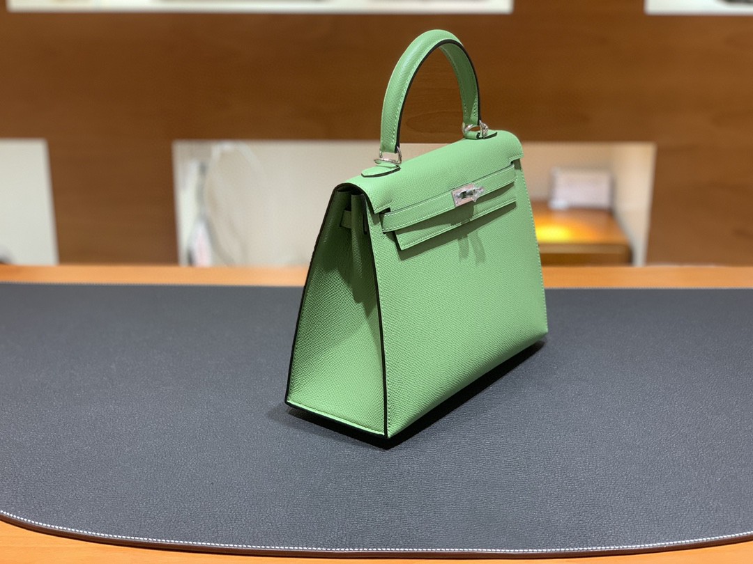 Hermès（爱马仕）Kelly 凯莉包 Epsom 牛油果绿 银扣 25cm