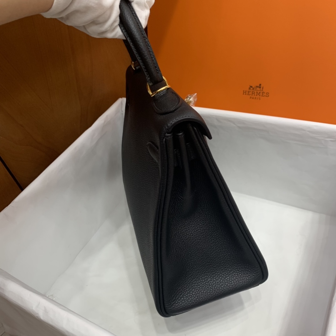 Hermès（爱马仕）Kelly 凯莉包 Togo 黑色 金扣 28cm