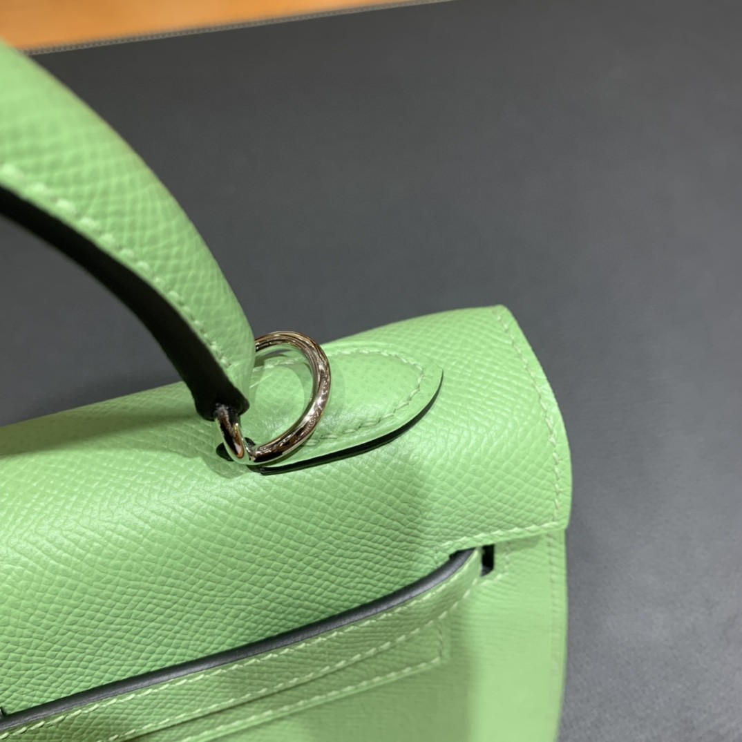 Hermès（爱马仕）Kelly 凯莉包 Epsom 牛油果绿 银扣 25cm