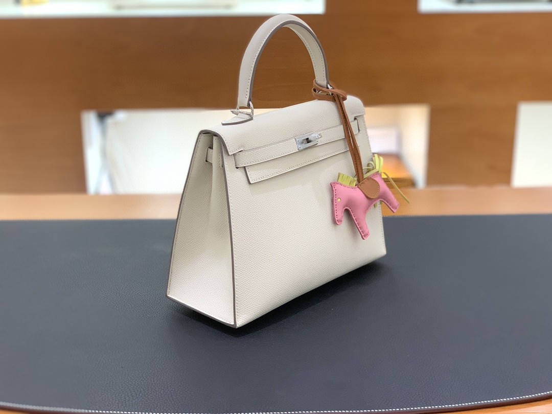 Hermès（爱马仕）Kelly 凯莉包 Epsom 奶昔白 银扣 25cm
