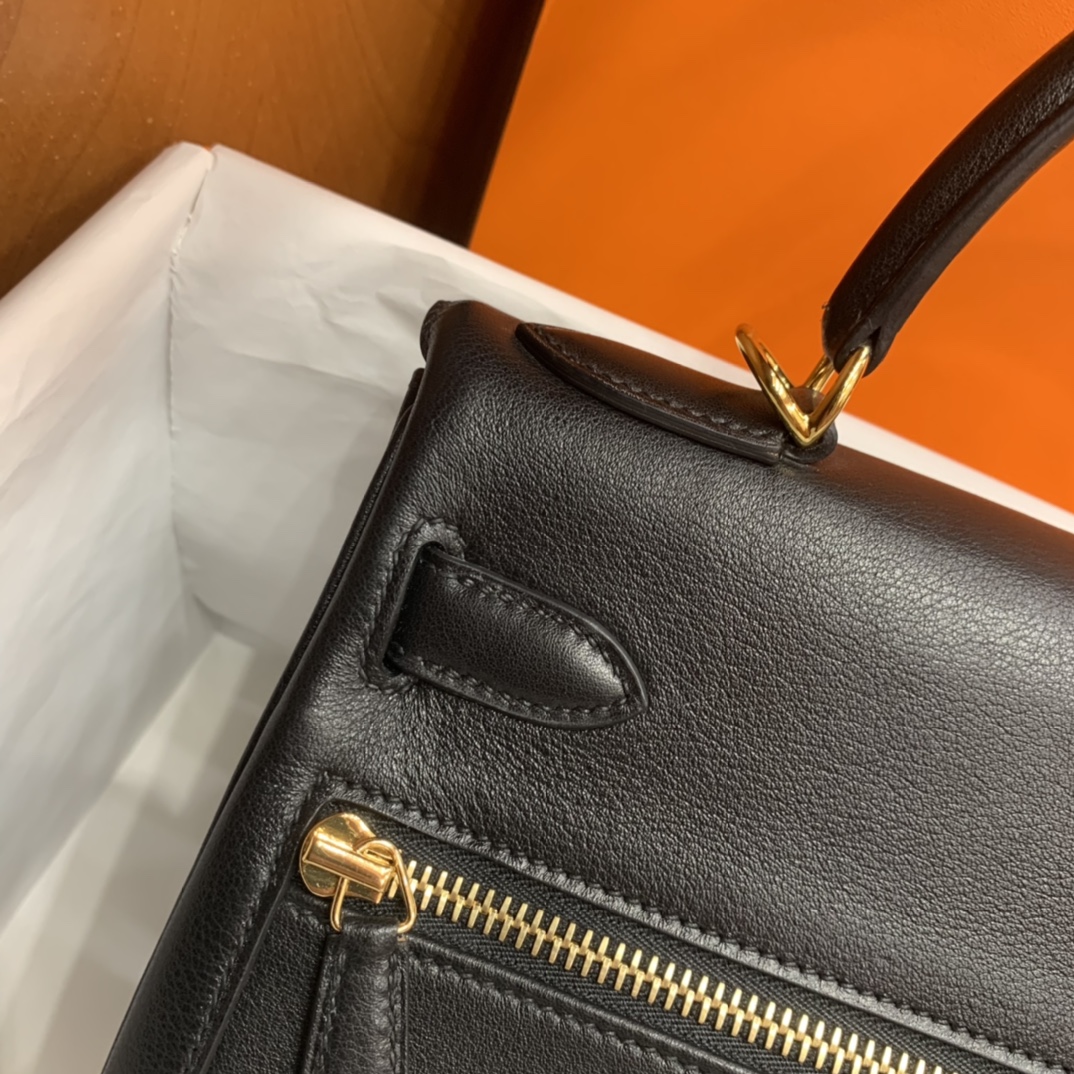 Hermès（爱马仕）Kelly Lakis Swift 黑色 金扣 28cm