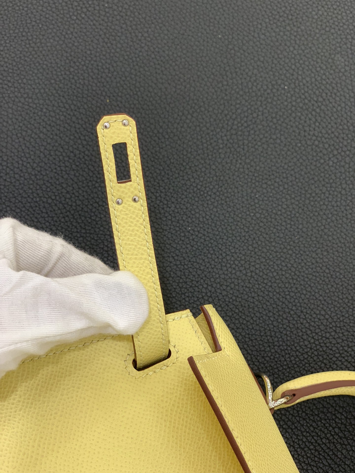 Hermès（爱马仕）Kelly 凯莉包 Epsom 1Z 小鸡黄 银扣 25cm