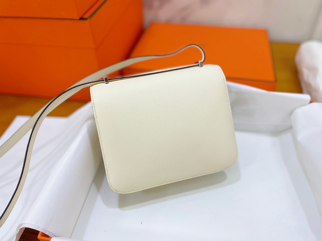 Hermès（爱马仕）Constance 康康 epsom 奶油白 银扣 19cm