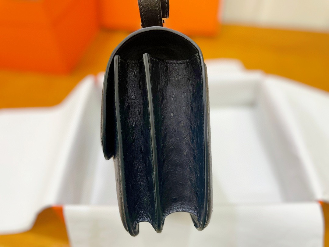 Hermès（爱马仕）Constance 康斯坦斯 鸵鸟皮 黑色 玫瑰金扣 23cm