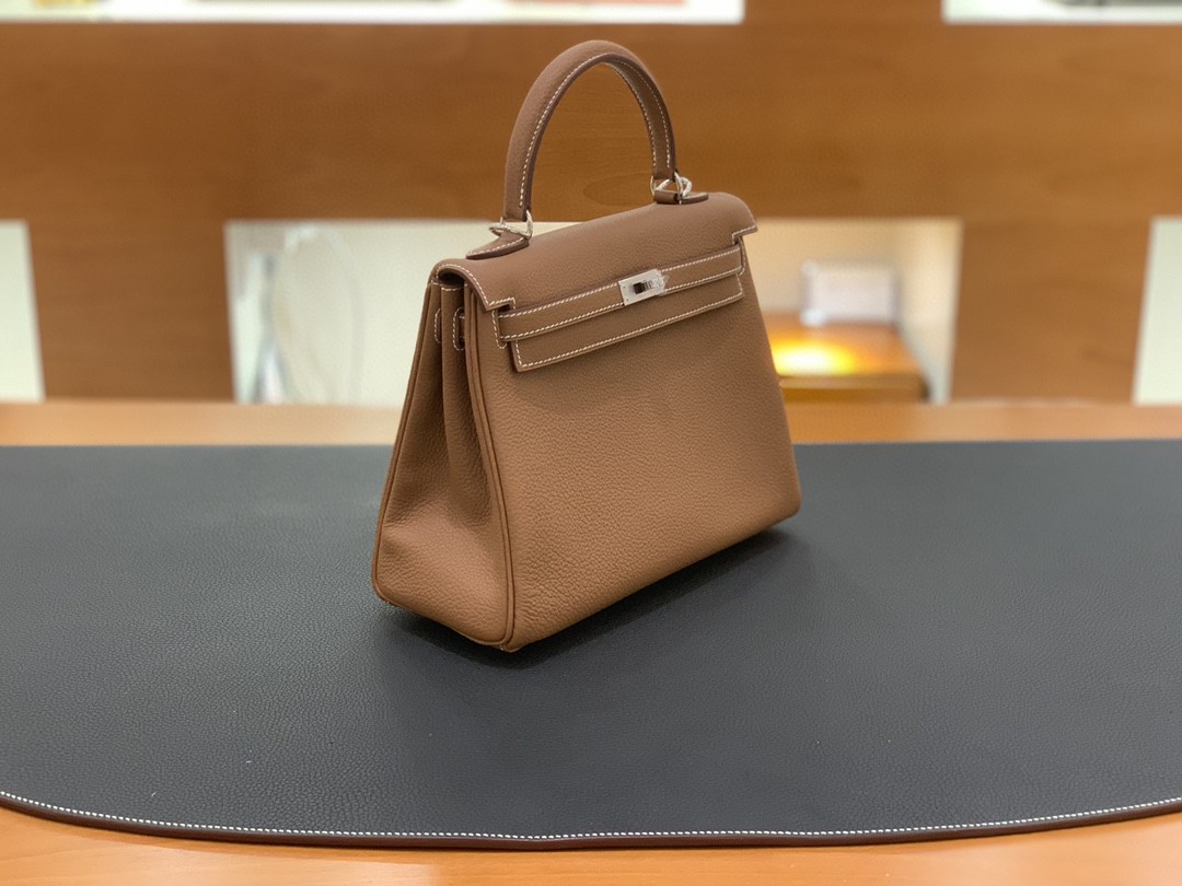 Hermès（爱马仕）Kelly 凯莉包 Togo 金棕色 银扣 25cm