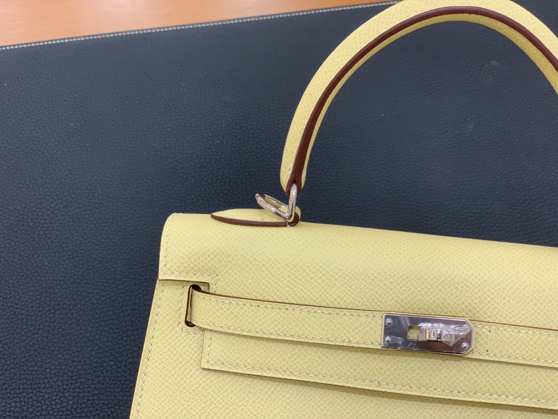 Hermès（爱马仕）Kelly 凯莉包 Epsom 1Z 小鸡黄 银扣 25cm