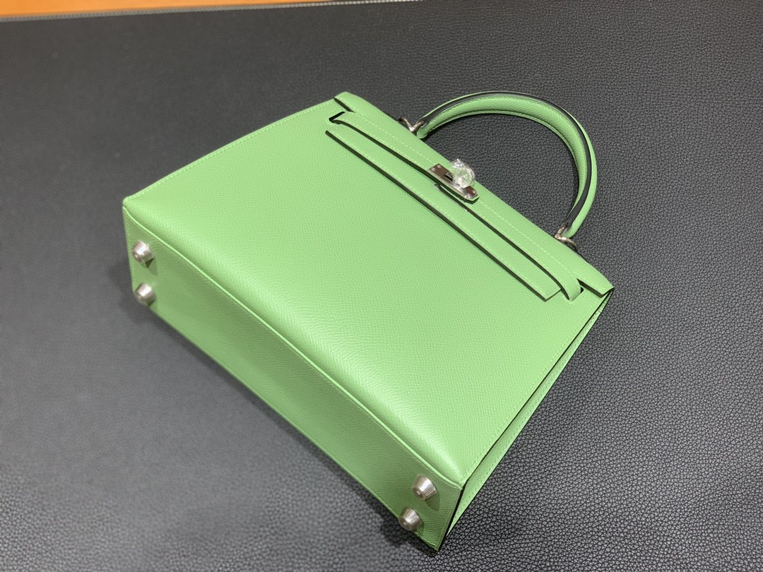 Hermès（爱马仕）Kelly 凯莉包 Epsom 牛油果绿 银扣 25cm