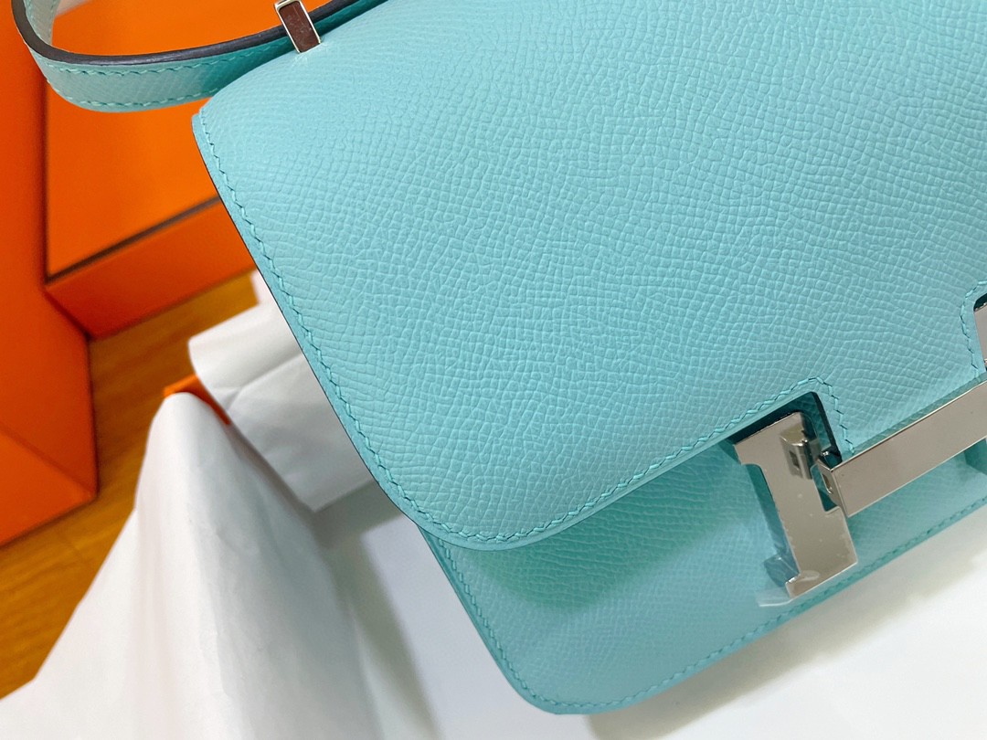 Hermès（爱马仕）Constance 康康 epsom 马卡龙蓝 银扣 19cm