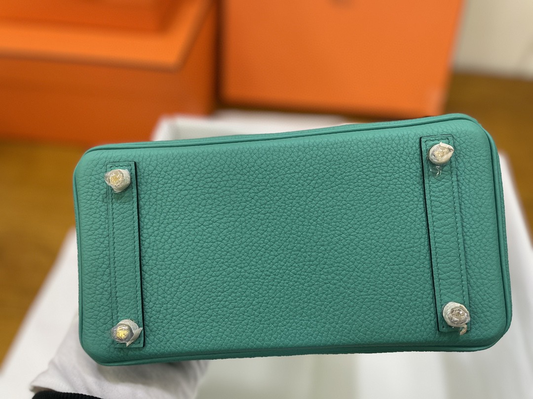 Hermès（爱马仕）Birkin 铂金包 Togo 维罗纳绿 银扣 25cm