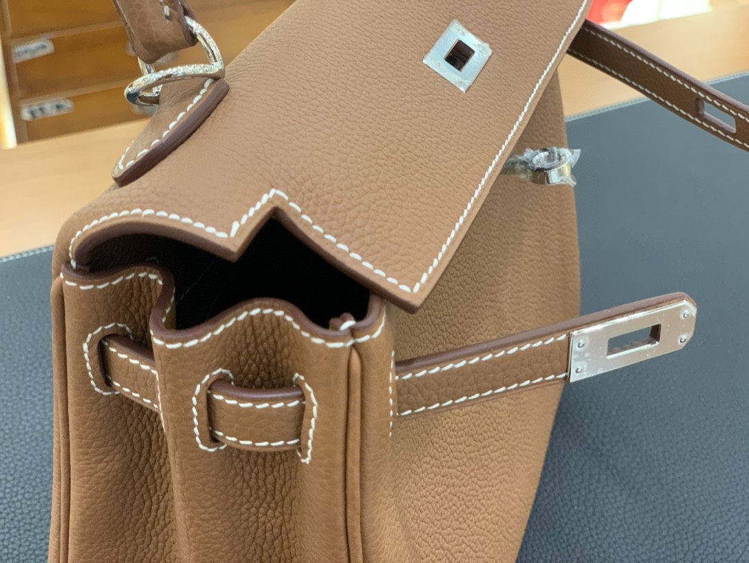 Hermès（爱马仕）Kelly 凯莉包 Togo 金棕色 银扣 25cm