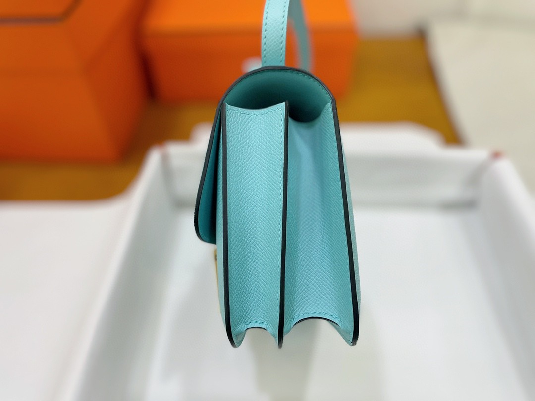 Hermès（爱马仕）Constance 康康 epsom 马卡龙蓝 金扣 19cm