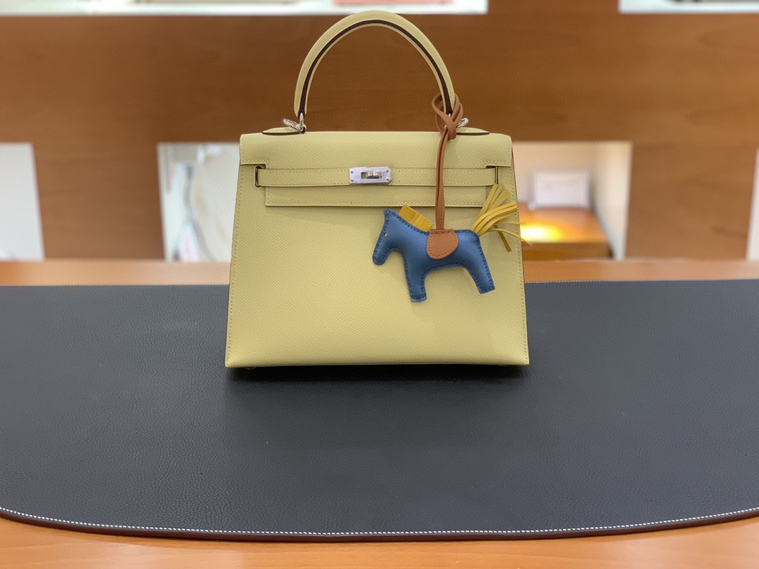 Hermès（爱马仕）Kelly 凯莉包 Epsom 1Z 小鸡黄 银扣 25cm