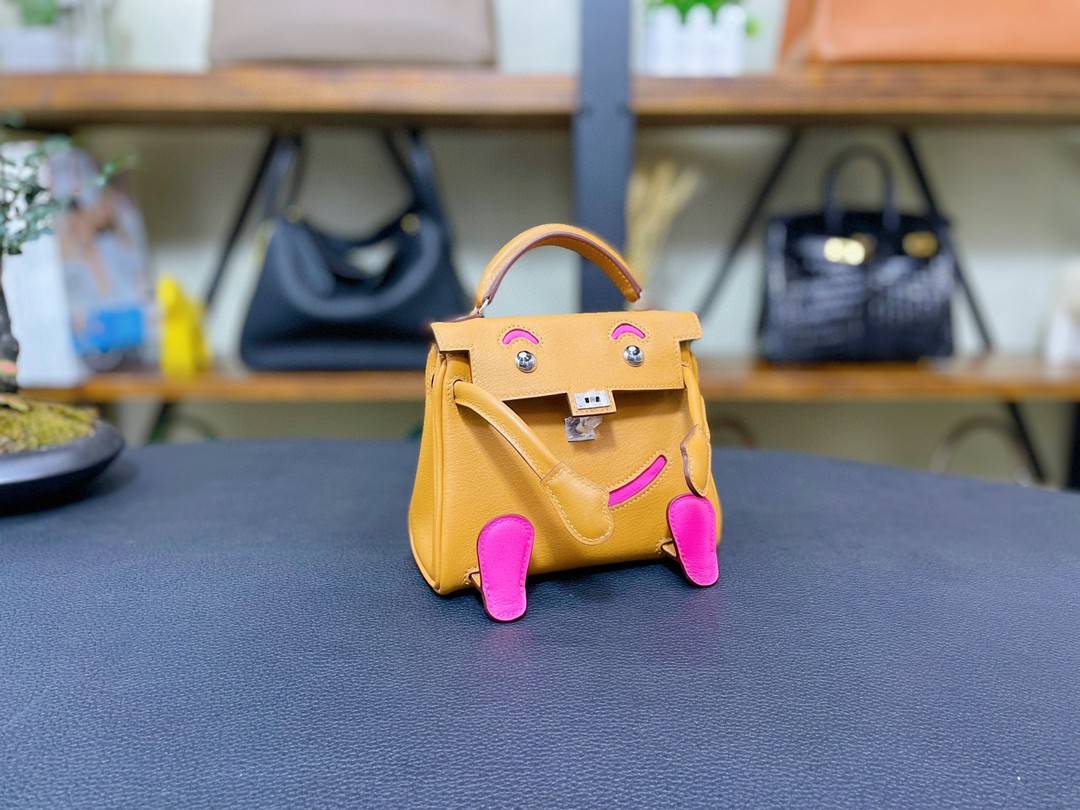 Hermès（爱马仕）Kelly doll 娃娃包 swift 芝麻色 拼 玉兰粉 银扣 16cm