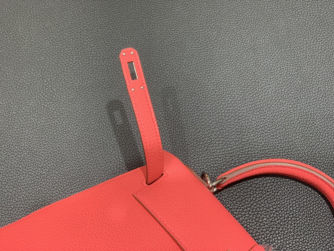 Hermès（爱马仕）Kelly 凯莉包 Togo 8W 唇膏粉 银扣 25cm