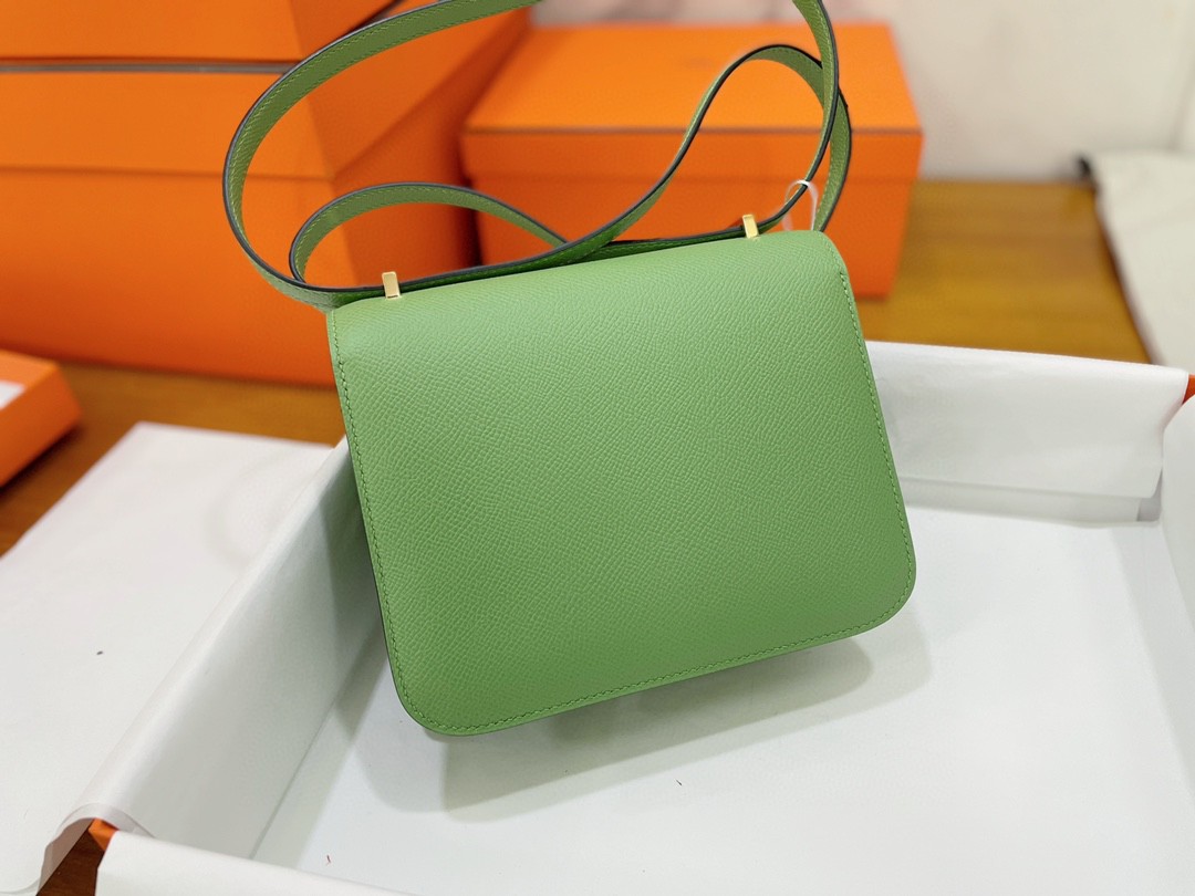 Hermès（爱马仕）Constance 康康 epsom 牛油果绿 金扣 19cm