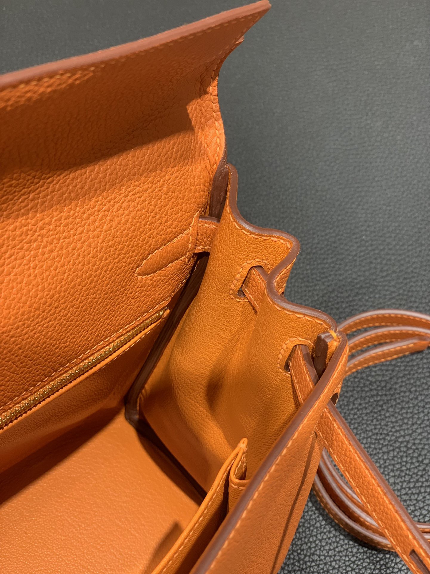 Hermès（爱马仕）Kelly 凯莉包 Togo 橙色 金扣 25cm