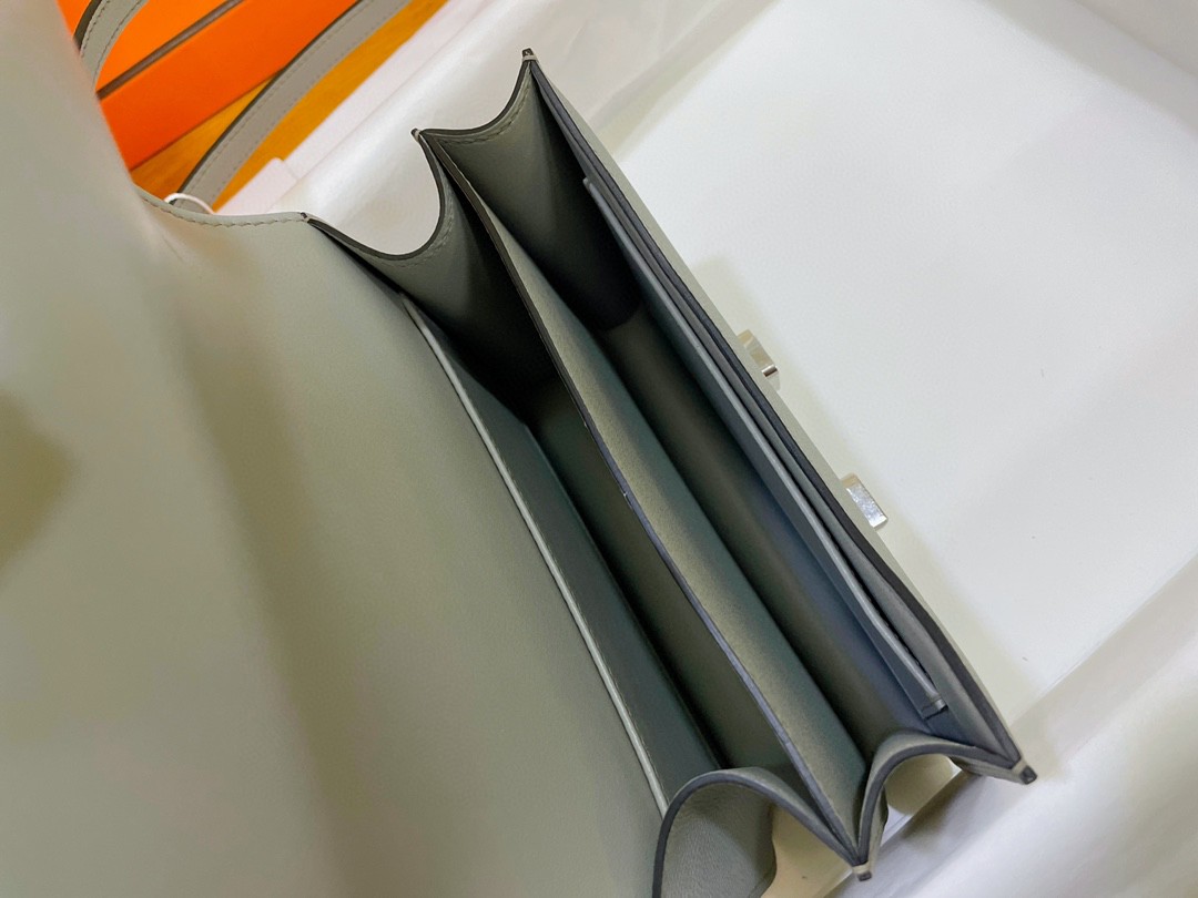 Hermès（爱马仕）Constance 康康 epsom 海鸥灰 银扣 19cm